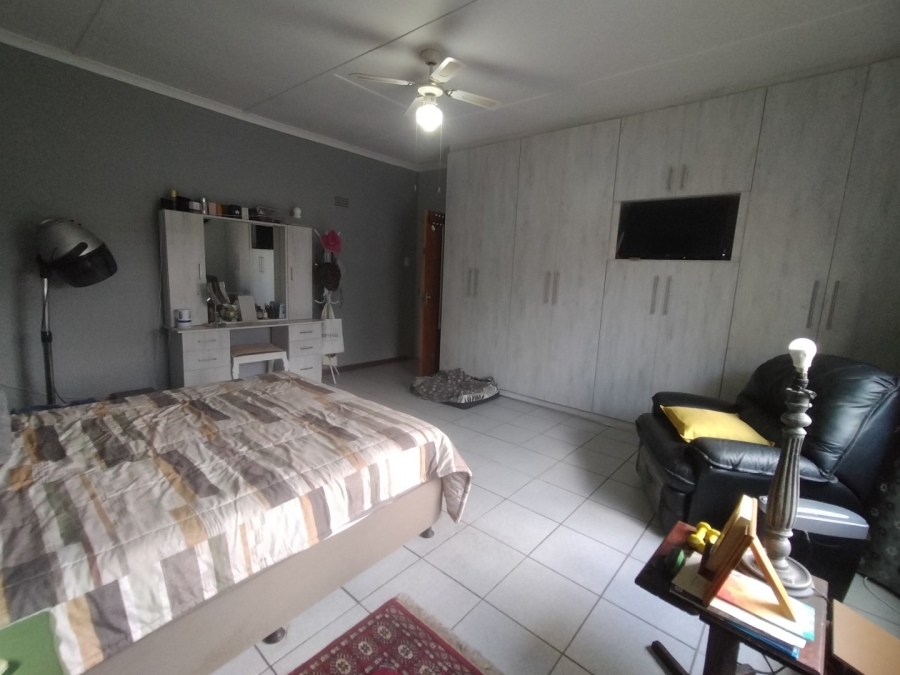 5 Bedroom Property for Sale in Kestellhof Northern Cape